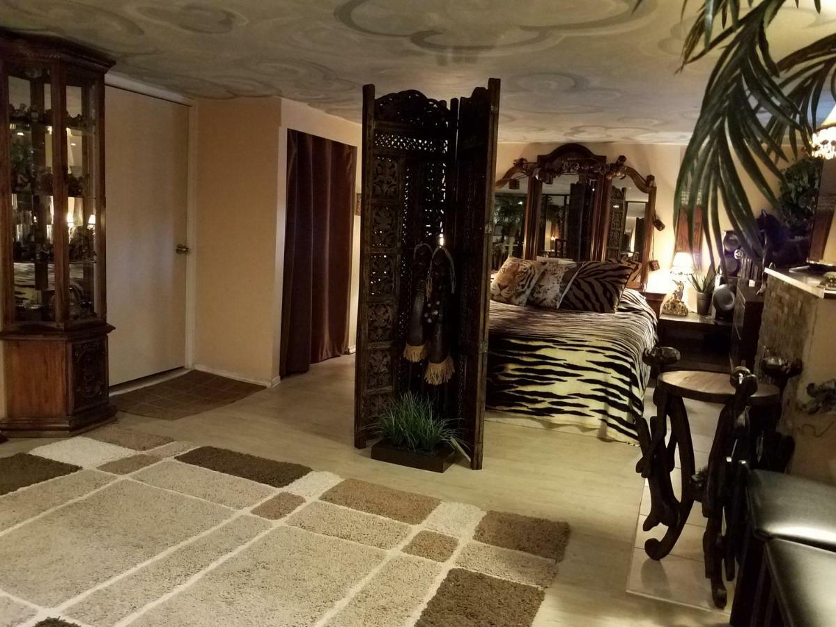 Exotic Large Basement Studio Hotel Монреал Екстериор снимка