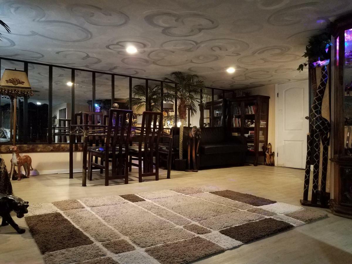 Exotic Large Basement Studio Hotel Монреал Екстериор снимка